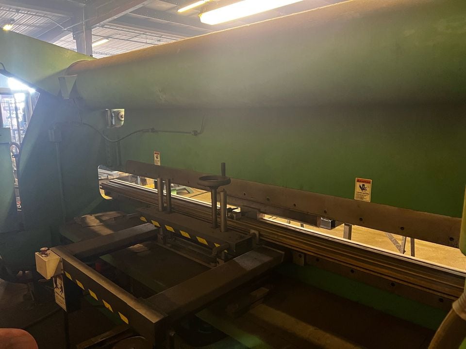 175 Ton x 12' Accurpress 717512, 1990 - CNC Backgauge and Tooling - Image 6