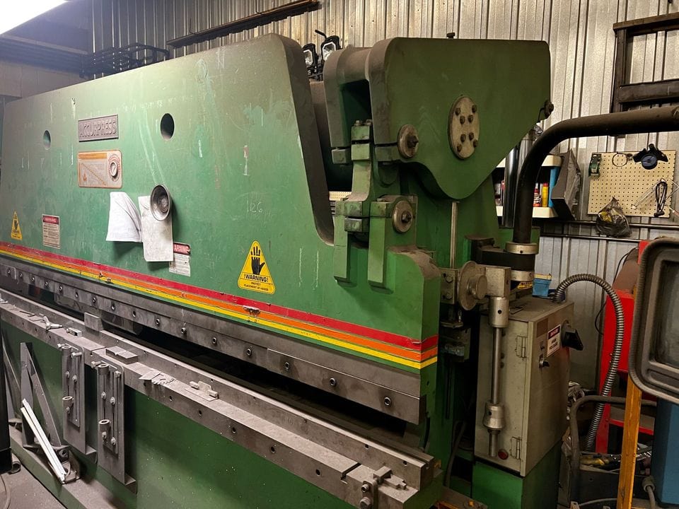 175 Ton x 12' Accurpress 717512, 1990 - CNC Backgauge and Tooling - Image 7
