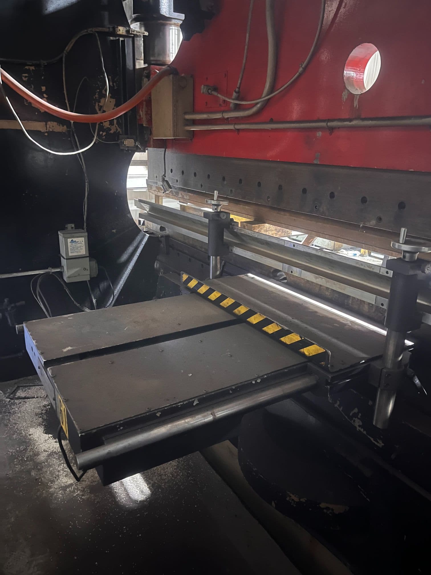 350 Ton x 10' Cincinnati 350 FM CNC Press Brake, 1984 - Image 6