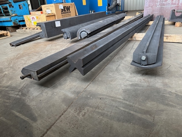 600 Ton x 16' Accurpress 760016 CNC Press Brake