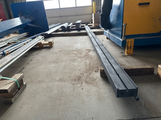 600 Ton x 16' Accurpress 760016 CNC Press Brake