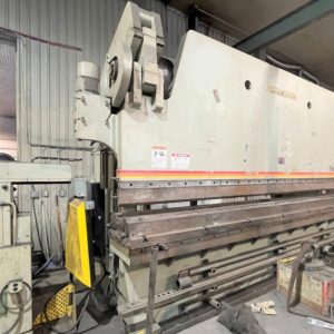 600 Ton x 16' Accurpress 760016 CNC Press Brake, 2010 - Flush Floor, Variable Lower Die, Tooling Included