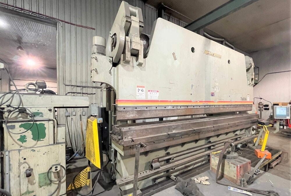 600 Ton x 16' Accurpress 760016 CNC Press Brake, 2010 - Flush Floor, Variable Lower Die, Tooling Included