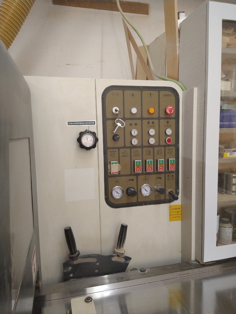 8" Lobo SM-205A 5 Spindles Moulder, 2006 - Image 4