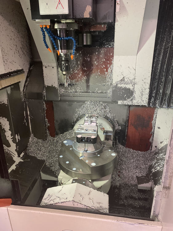 Mazak VCU 400A 5X VMC, 2014- 5 Axis, 200 PSI Coolant Thru Spindle, 2021 Spindle Rebuild - Image 3