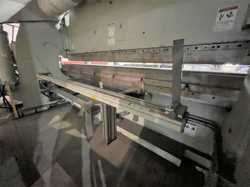 600 Ton x 16' Accurpress 760016 CNC Press Brake, 2010 - Flush Floor, Variable Lower Die, Tooling Included - Image 4
