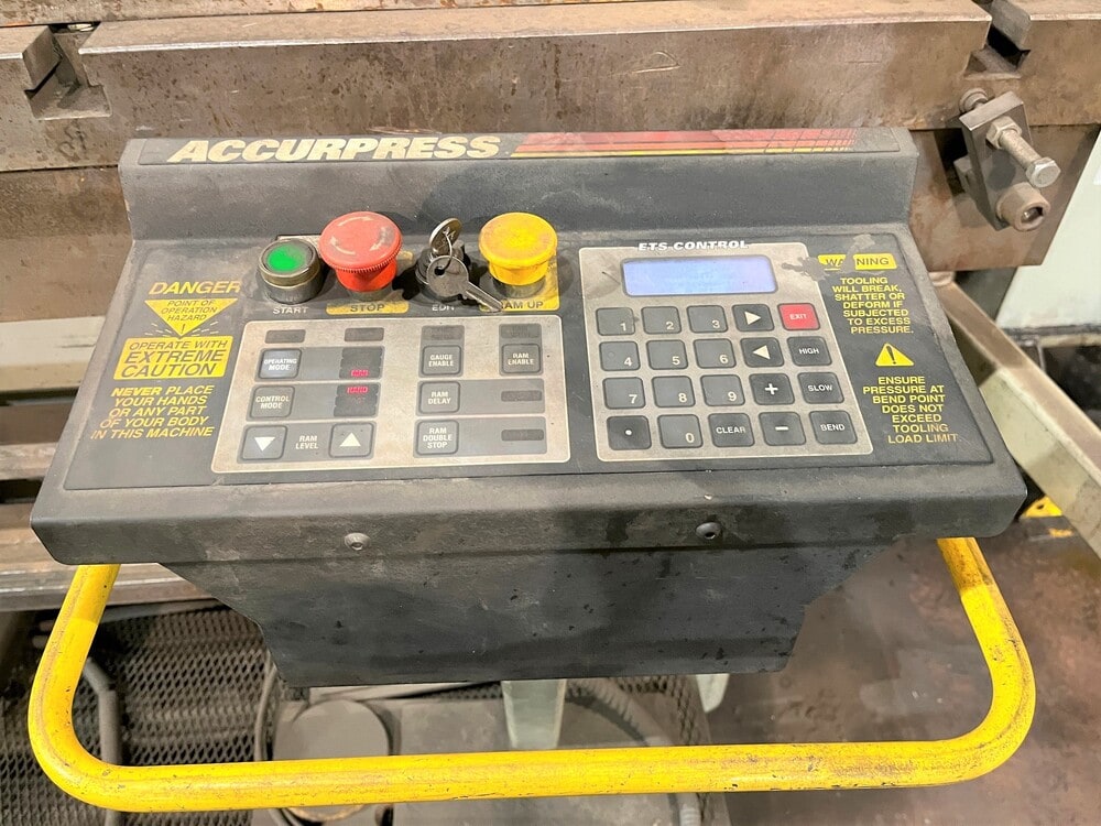 600 Ton x 16' Accurpress 760016 CNC Press Brake, 2010 - Flush Floor, Variable Lower Die, Tooling Included - Image 15