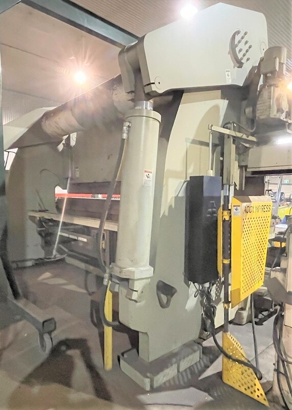 600 Ton x 16' Accurpress 760016 CNC Press Brake, 2010 - Flush Floor, Variable Lower Die, Tooling Included - Image 16