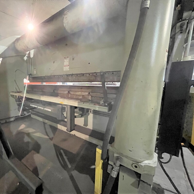 600 Ton x 16' Accurpress 760016 CNC Press Brake, 2010 - Flush Floor, Variable Lower Die, Tooling Included - Image 17