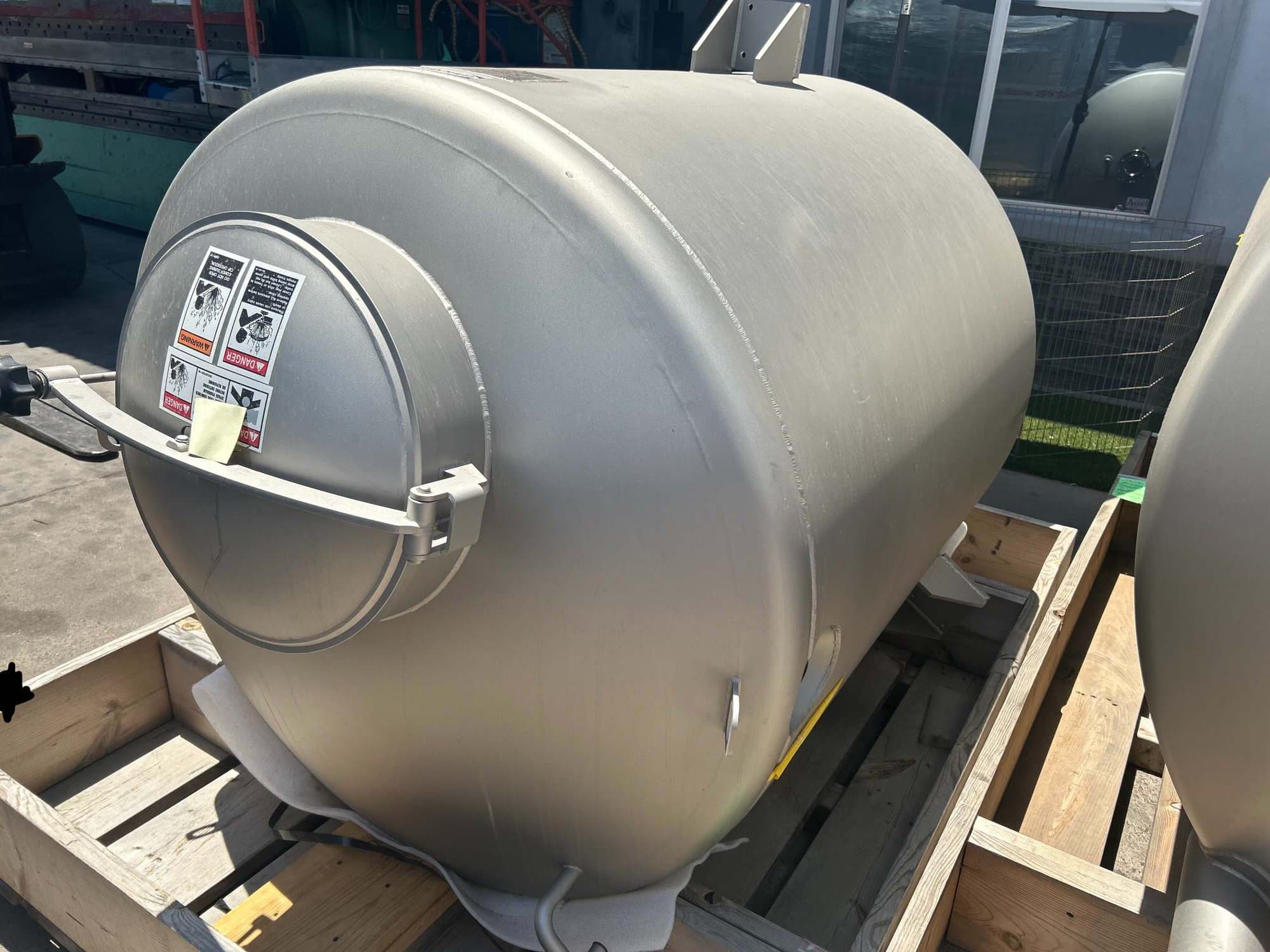 405 Gallon Walker Engineered Products 304 Stainless Steel Tank, 2020