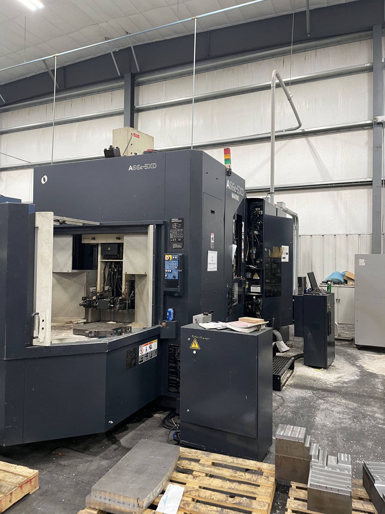 Makino A66E-5XD HMC, 2005 - Full 5th Axis, Pro 3 Control, 4 Pallet Changer