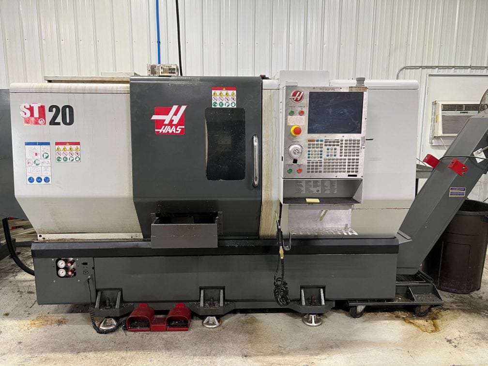 Haas ST-20 CNC Lathe, 2016 - Bar Feeder, Tailstock, Parts Catcher