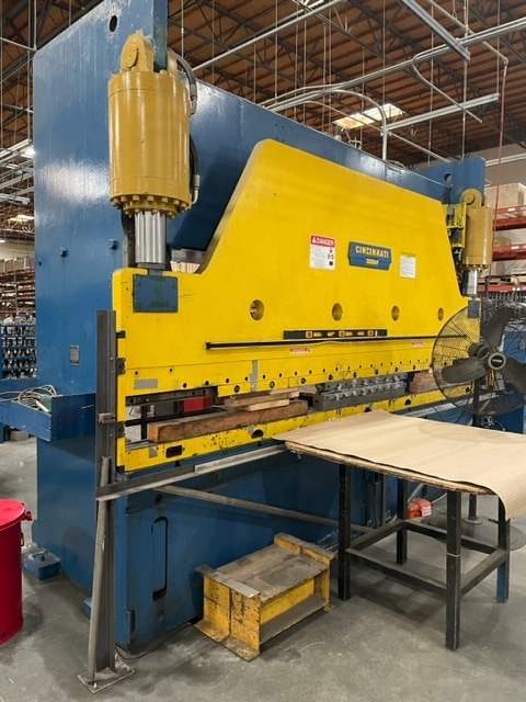 200 Ton x 12’ Cincinnati Hydraulic Press Brake, 1969 - Image 2