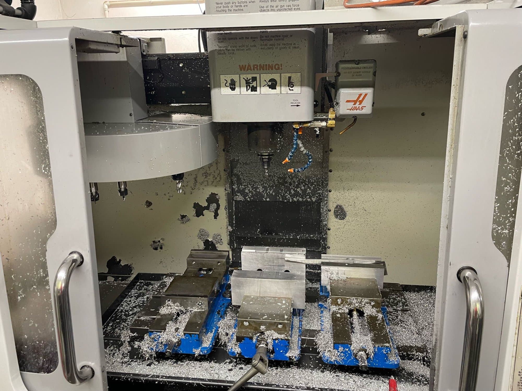 Haas VF-2D VMC, 2006 - Programable Coolant, Chip Auger - Image 3