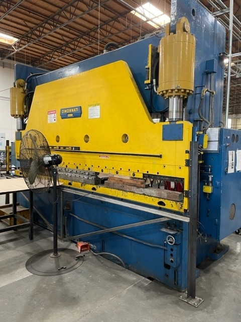 200 Ton x 12’ Cincinnati Hydraulic Press Brake, 1969 - Image 3