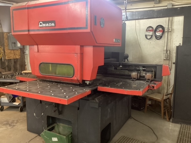30 Ton Amada Octo-334, CNC Punch Press, 1984