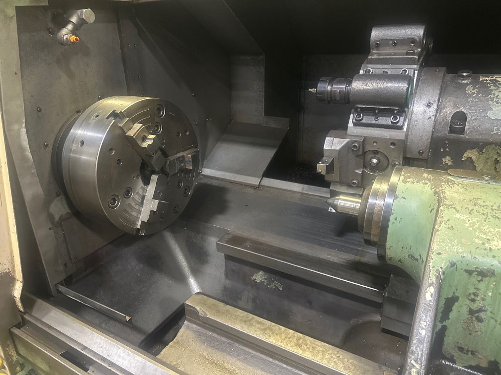 Mori Seiki TL-40 CNC Lathe, 1989- Tailstock, Chip Conveyor - Image 4