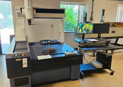 mitutoyo crysta-apex s cnc coordinate measuring machine cmm