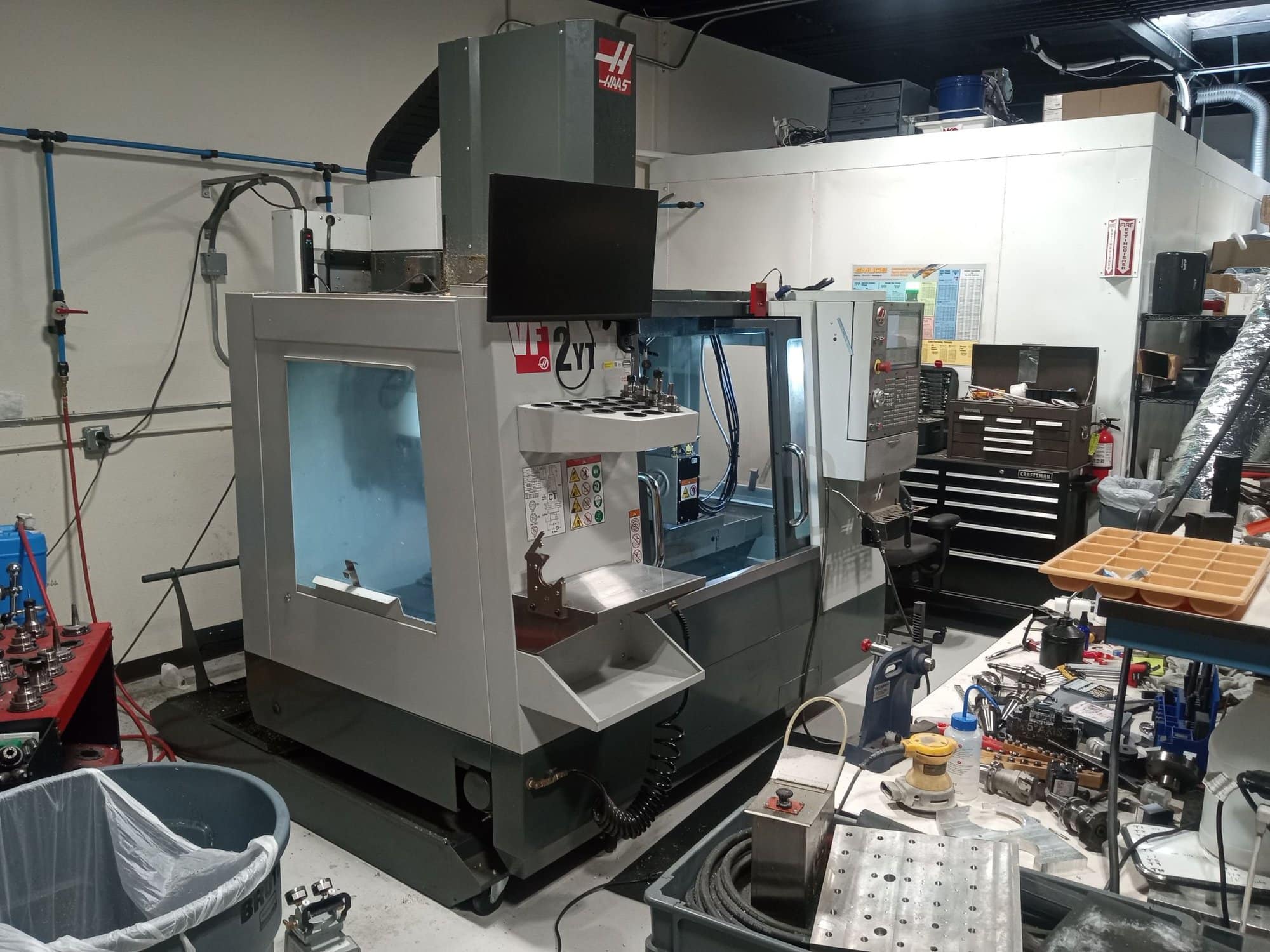 Haas VF-2YT, 2017 - 5 Axis, WIPS, TRT160