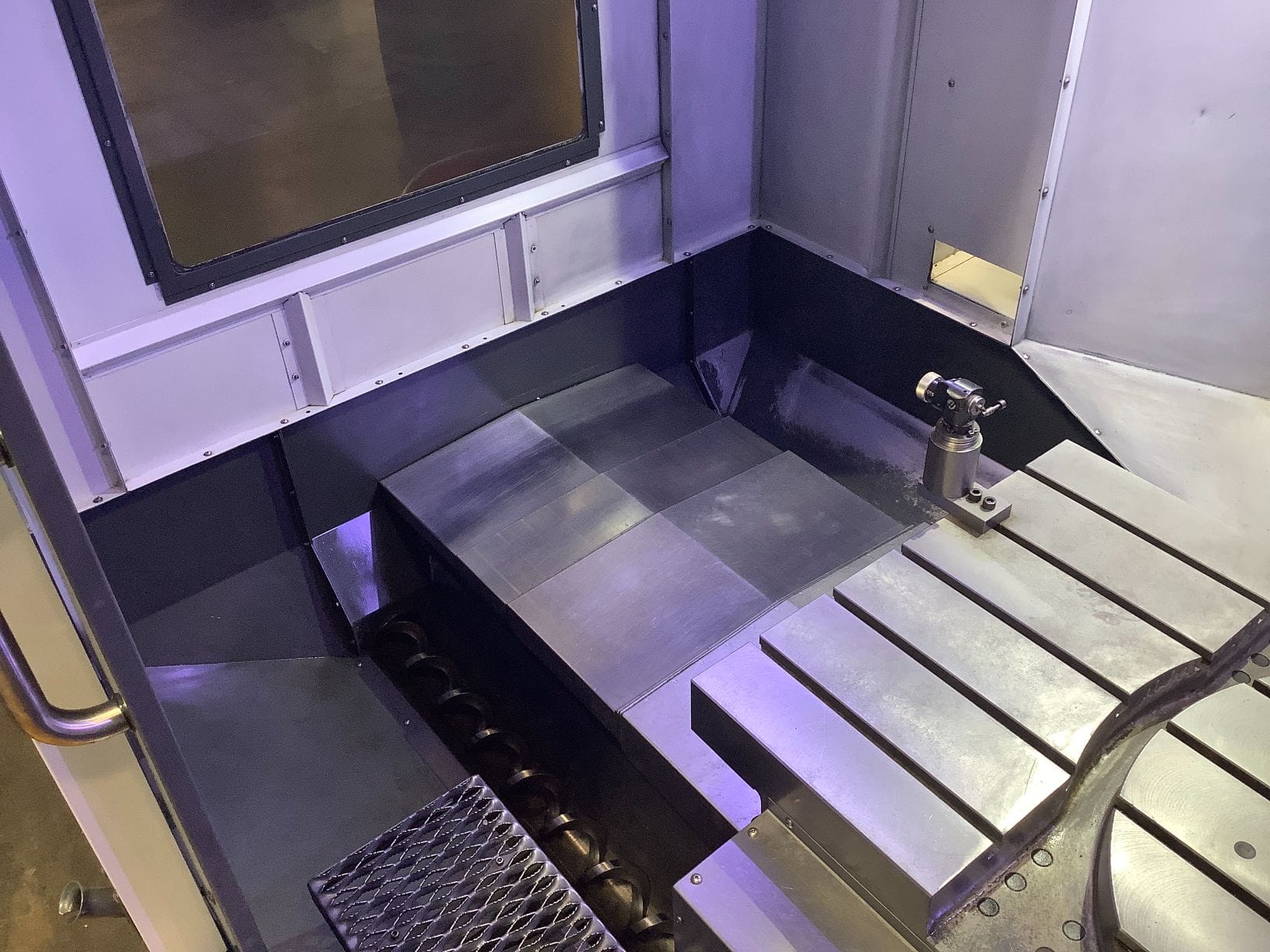 Haas EC-1600 ZT HMC, 2018 - Full 4th Axis Rotary, Probe, 1000 PSI, 10k Spindle, Low Hours - Image 8