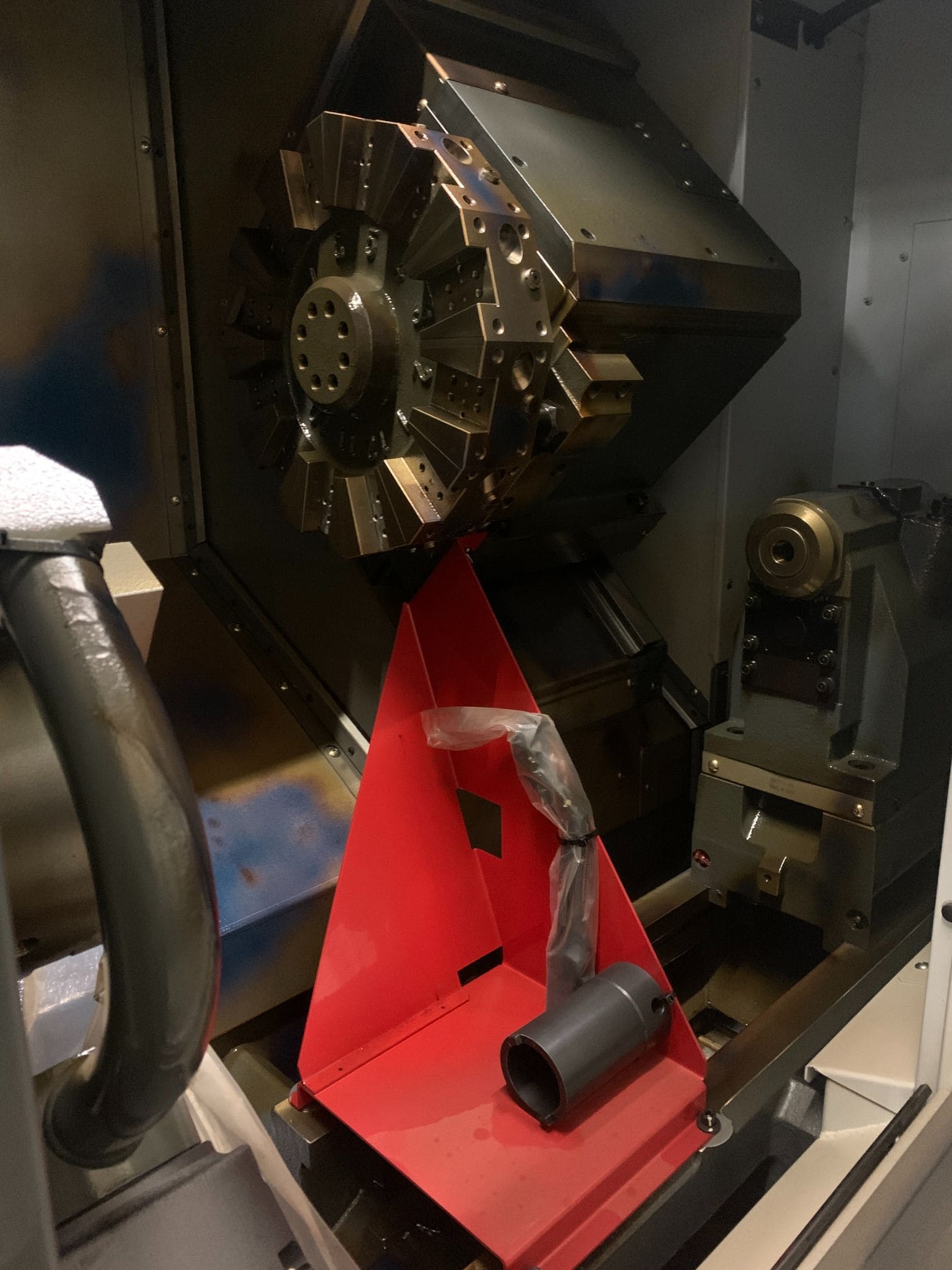 Haas ST-15 CNC Lathe, 2020 - NEW, never powered w/ tailstock and conveyor - Image 13