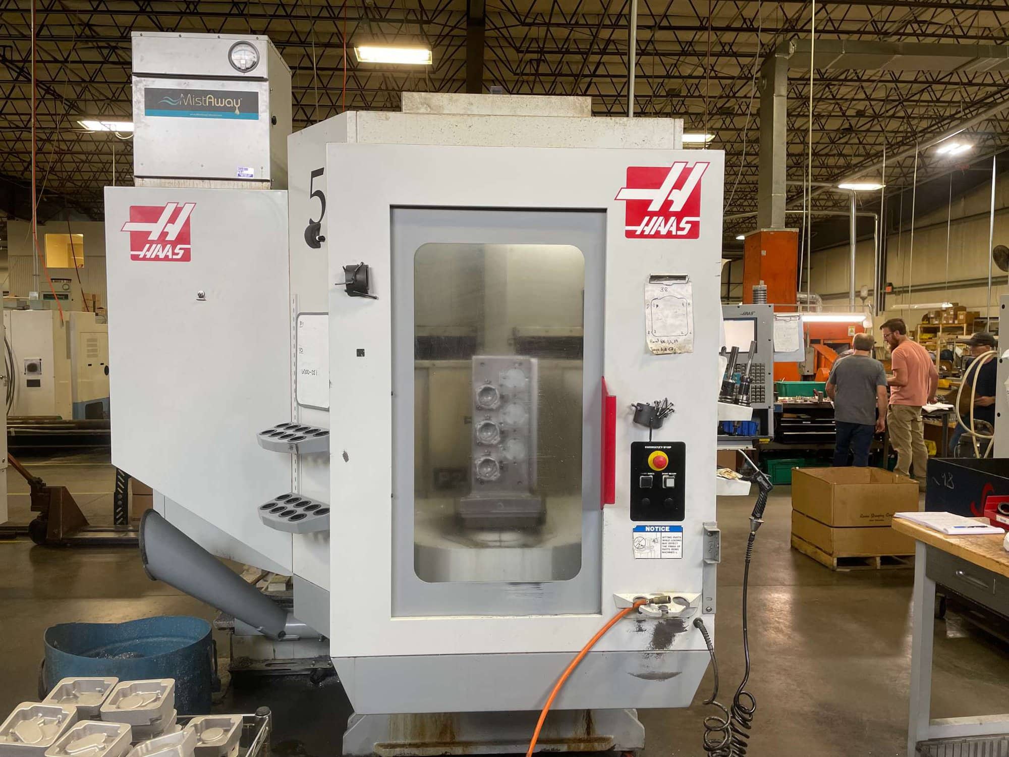 Haas EC-300 CNC HMC, 2004 - Dual Pallet, Mistaway, Chip Auger, NEEDS NEW SPINDLE - Image 2