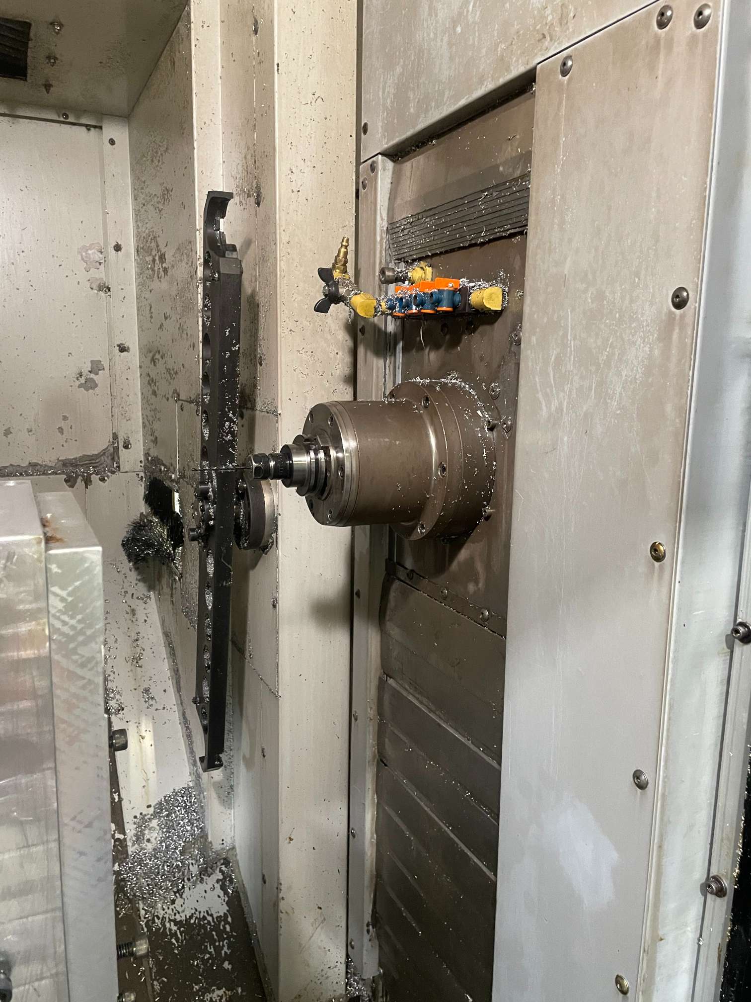 Haas EC-300 CNC HMC, 2004 - Dual Pallet, Mistaway, Chip Auger, NEEDS NEW SPINDLE - Image 11