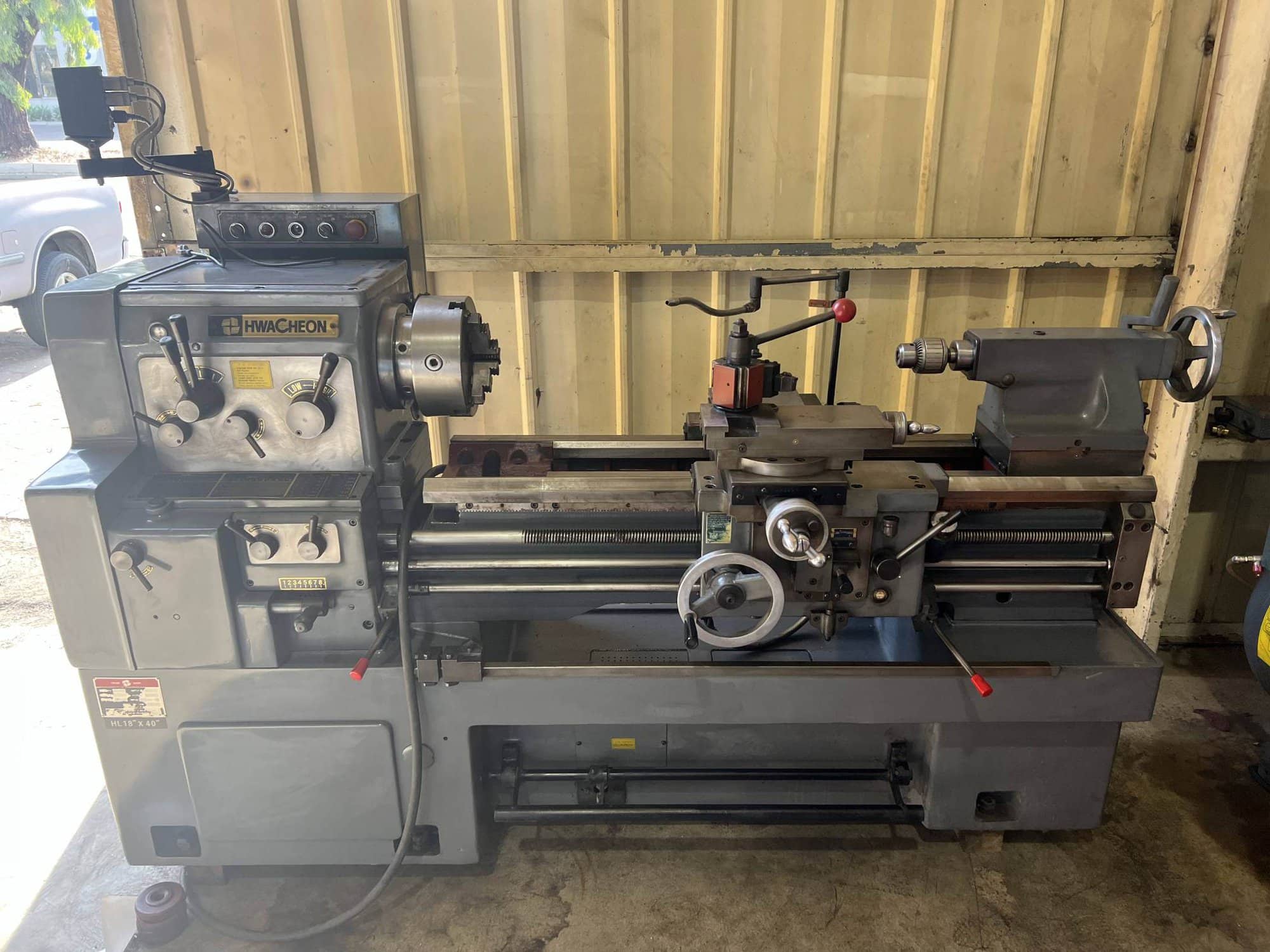 18" x 40" Hwacheon HL-460 Manual Lathe, 2006 - Digital Read Out, Tailstock