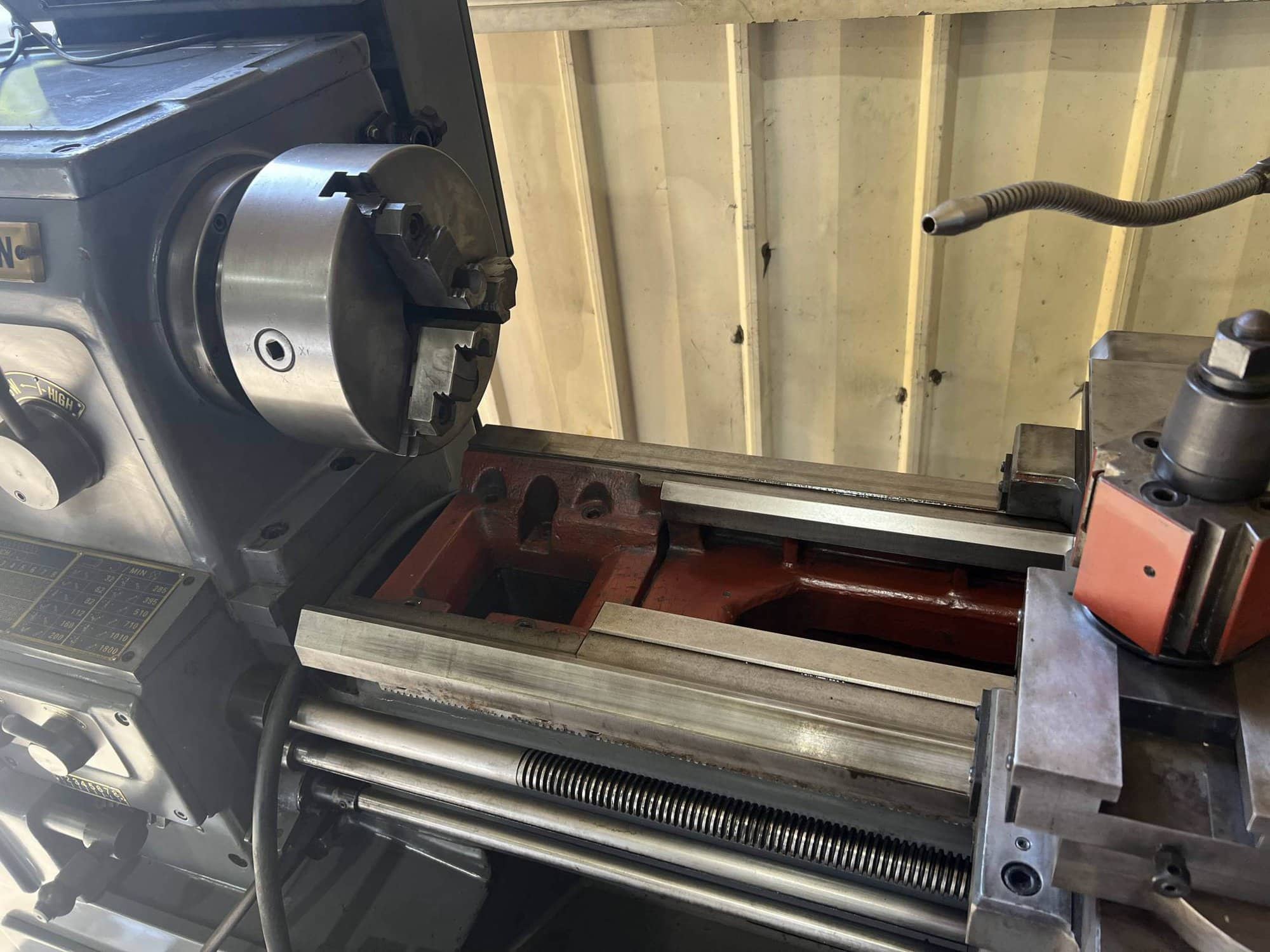 18" x 40" Hwacheon HL-460 Manual Lathe, 2006 - Digital Read Out, Tailstock - Image 4