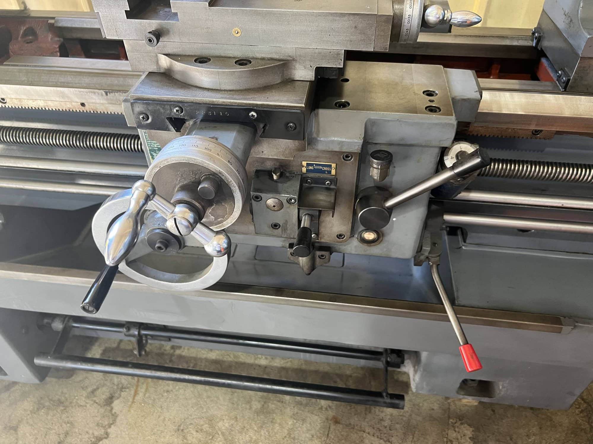 18" x 40" Hwacheon HL-460 Manual Lathe, 2006 - Digital Read Out, Tailstock - Image 5