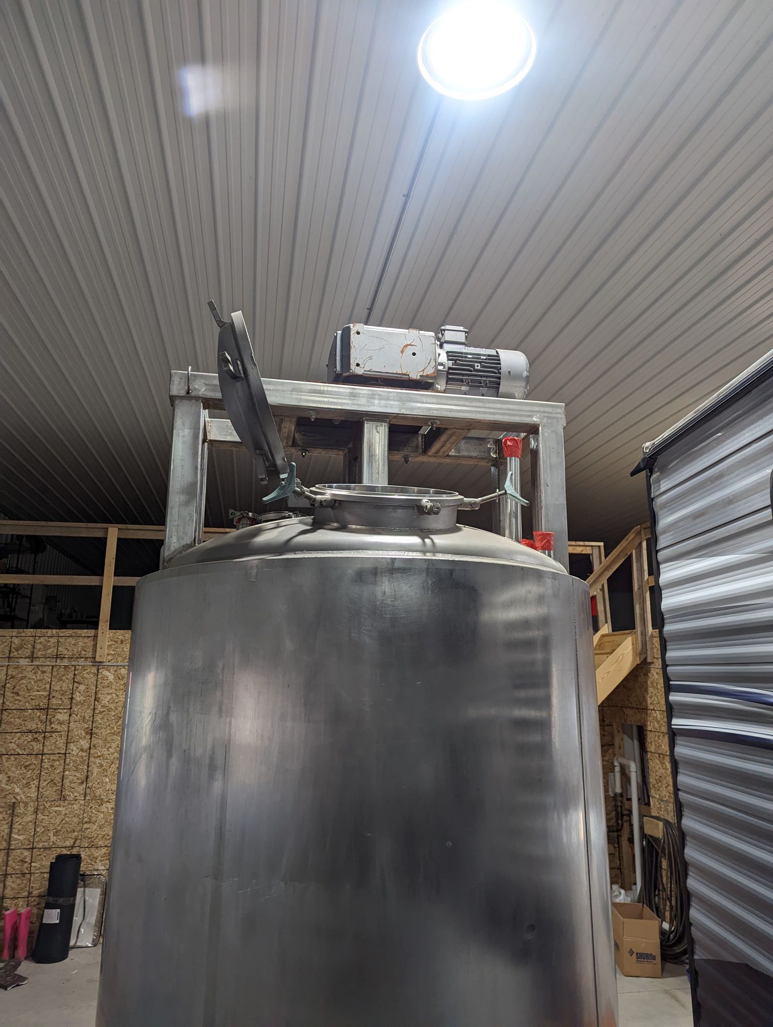 1000 Gallon Jacketed Stainless Steel Mixing Tank, 1995- with Valve for Bottom Outlet - Image 11