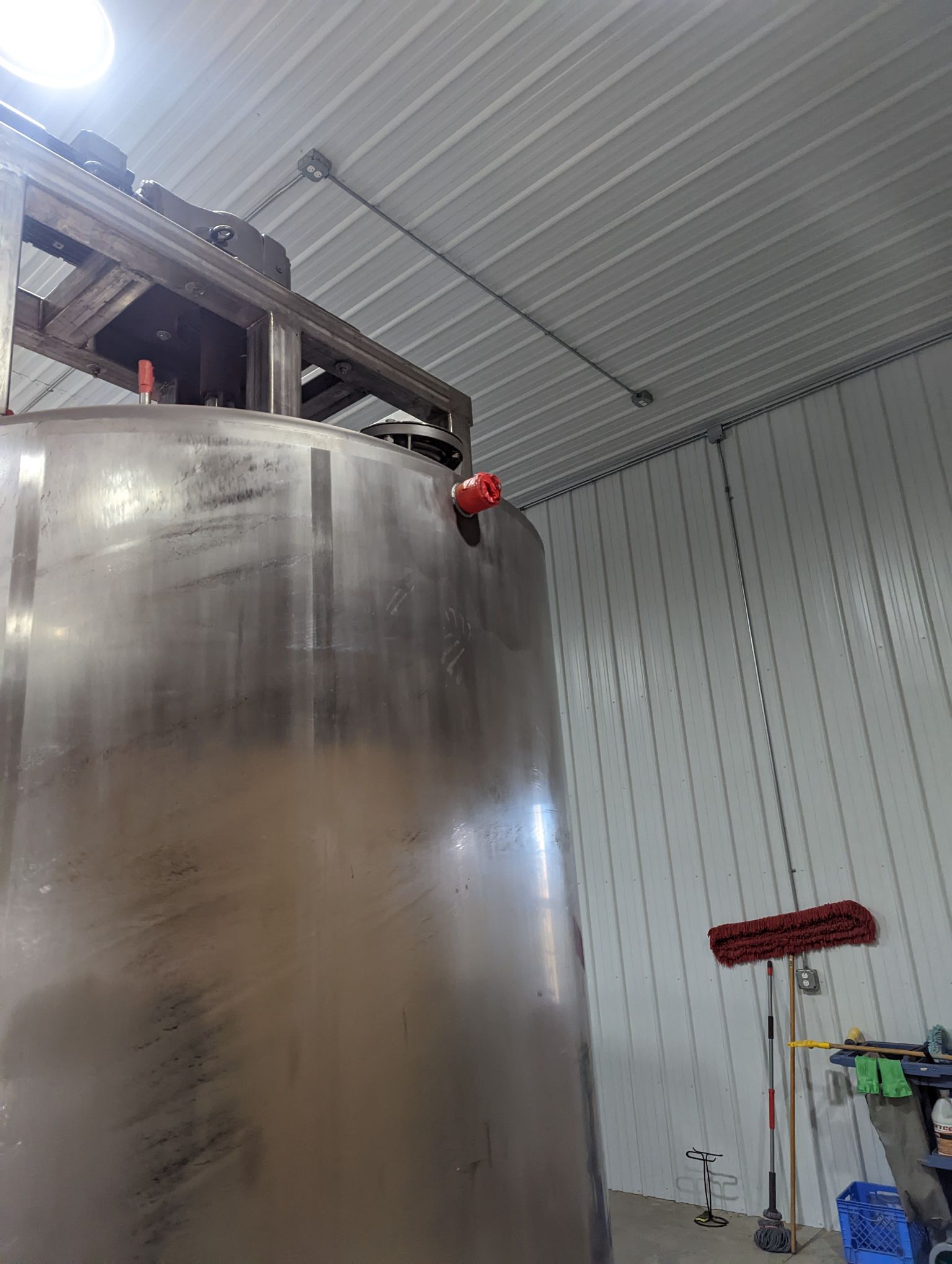 1000 Gallon Jacketed Stainless Steel Mixing Tank, 1995- with Valve for Bottom Outlet - Image 16