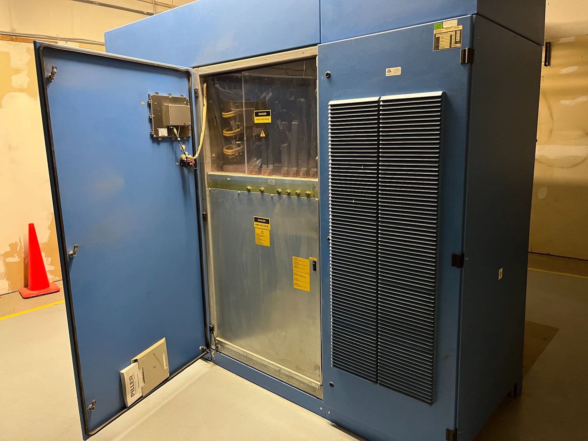 Piller UniBlock R500 Rotary UPS, 2003 - Image 2