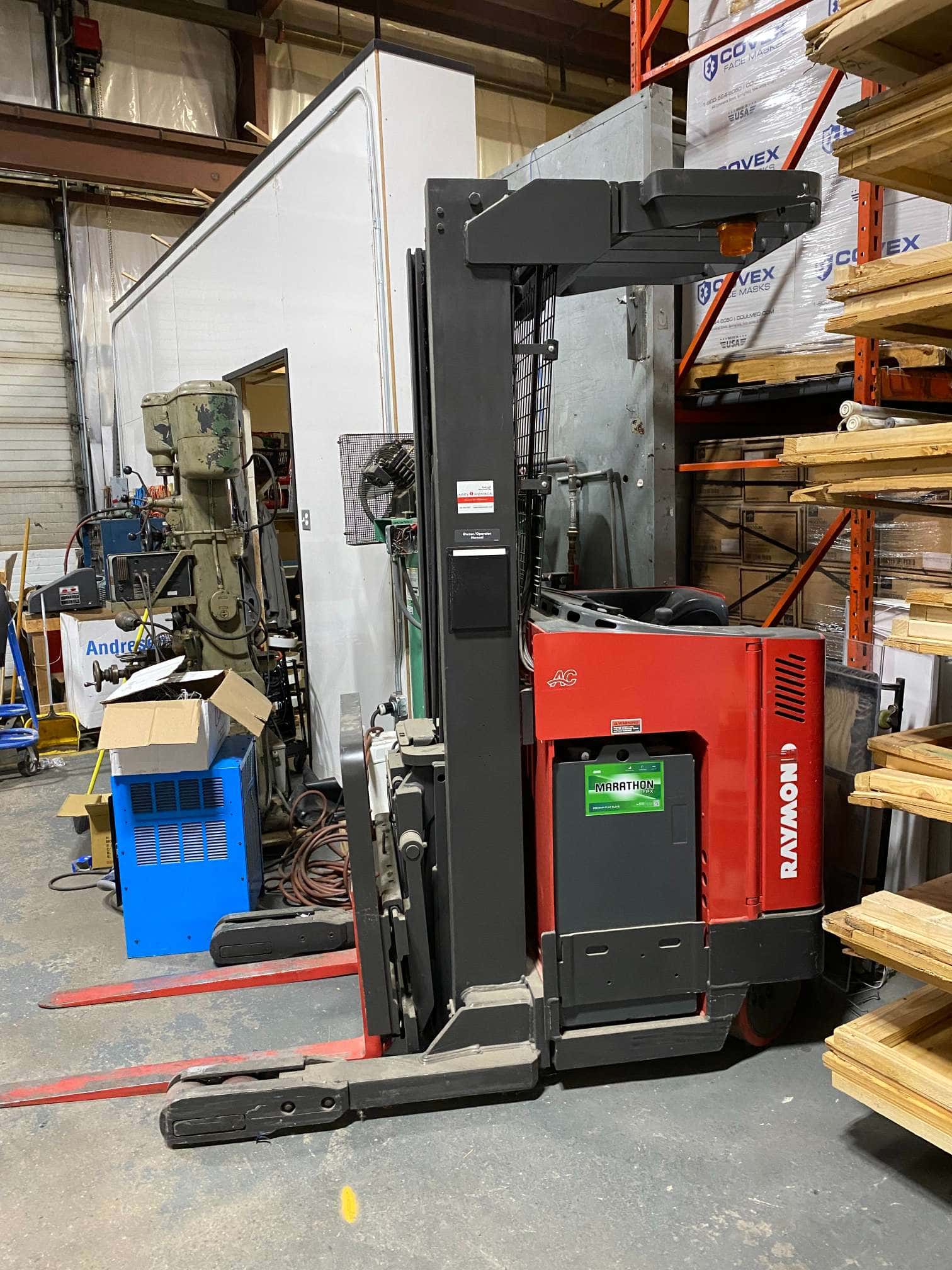 Raymond EASI R10TT 4500 lb Electric Forklift, 2006 - New Battery with Charger! - Image 5