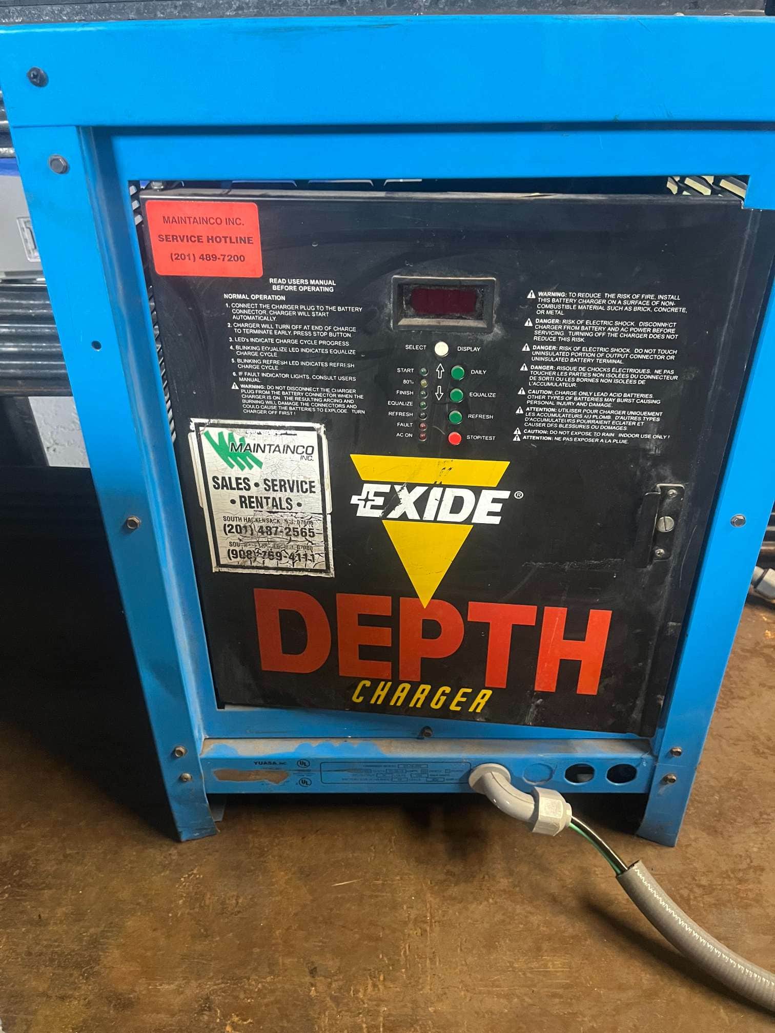 Raymond EASI R10TT 4500 lb Electric Forklift, 2006 - New Battery with Charger! - Image 6
