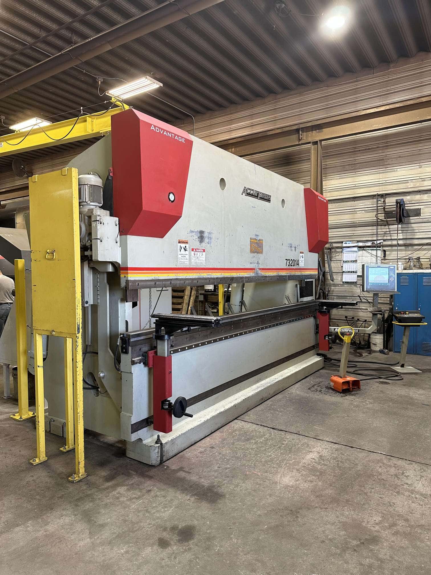320 Ton x 14' Accurpress Advantage 732014 CNC Press Brake, 2008 - ETS-3000 Control, 2 Axis Back Gauge