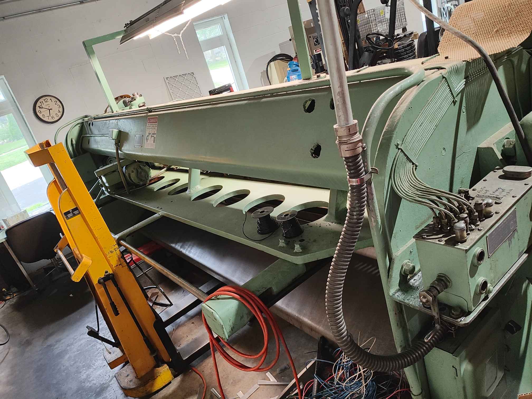 10 Gauge x 12' Cincinnati 1012 Shear