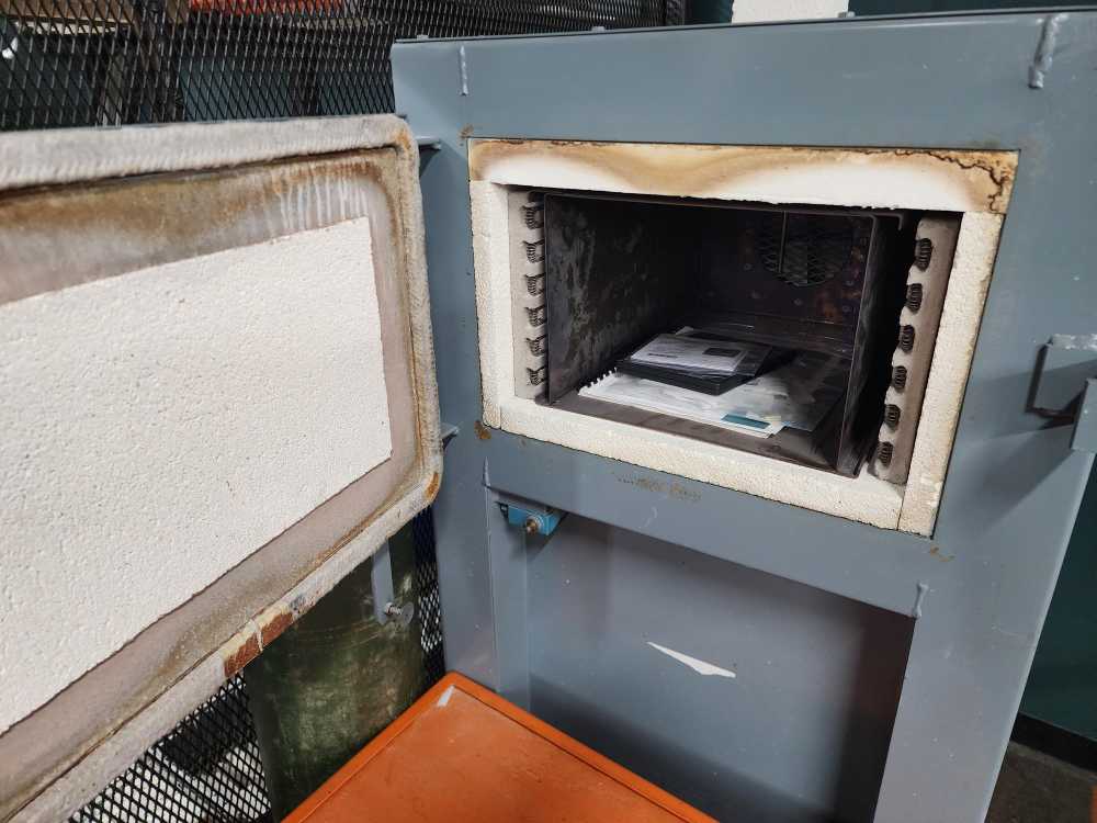 1,200 ºF Lucifer 42-H18 Heat Treat Oven