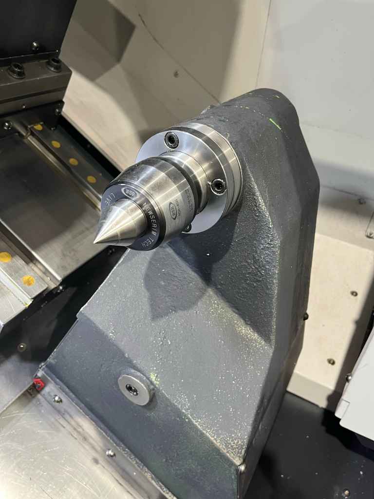 Doosan Lynx 2100A CNC Lathe, 2019 - 300 PSI, LNS Bar Feeder, Tooling Included - Image 17