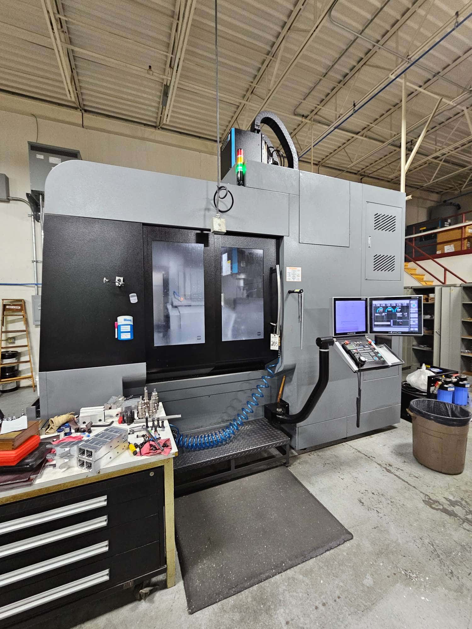 Hurco BX60i VMC, 2021 - WinMax, 30 ATC, Chip Conveyor, Mist Buster, 512 Hours, Probes - Image 2