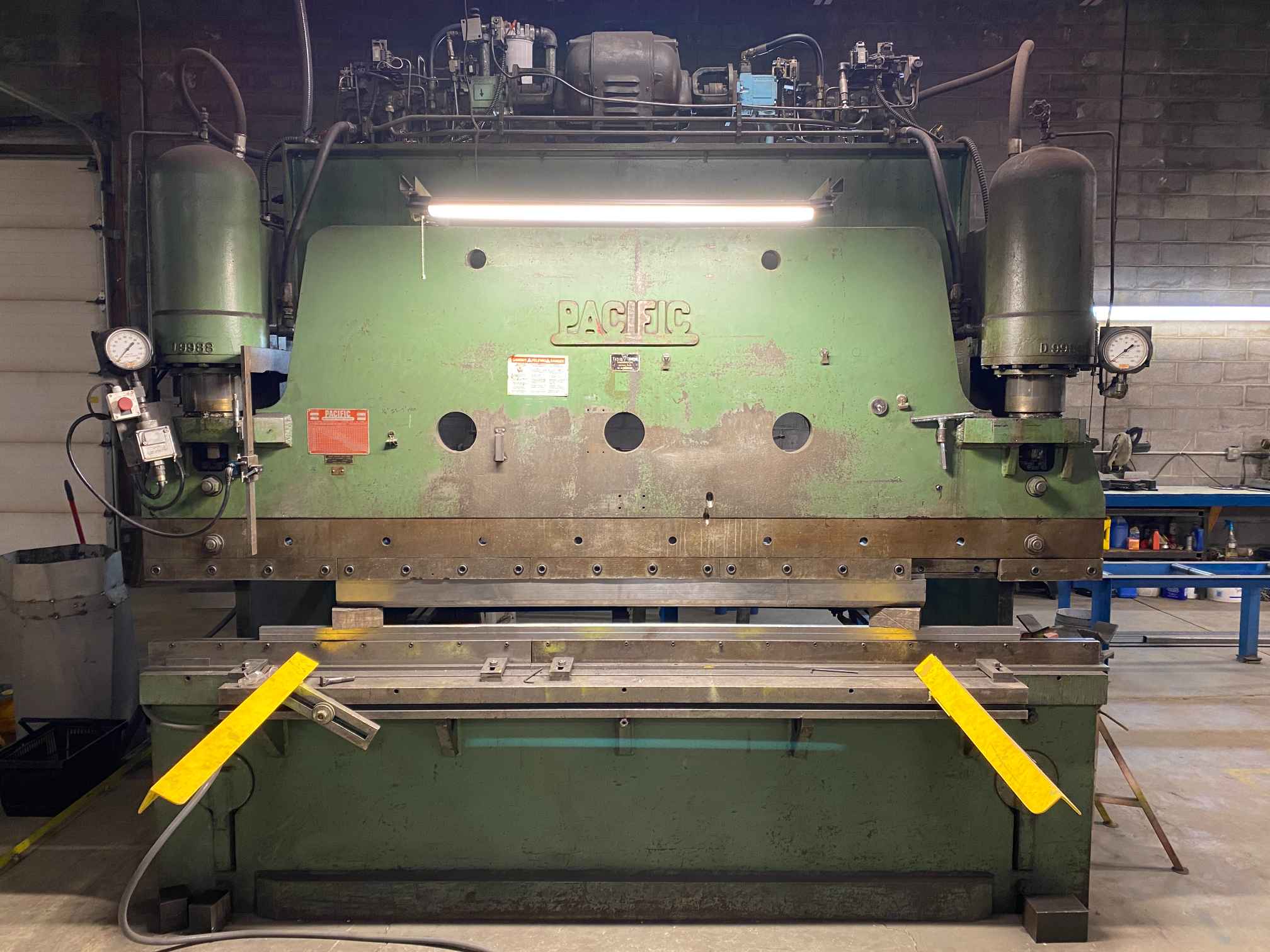 150 Ton x 10' Pacific 150-10 Hydraulic Press Brake 3/16 x 10'