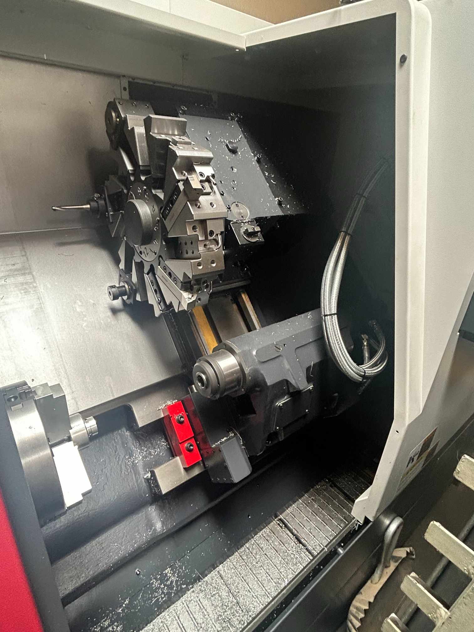 Samsung SL25E CNC Lathe, 2019 - Tailstock, Chip Conveyor, Fanuc Control - Image 3