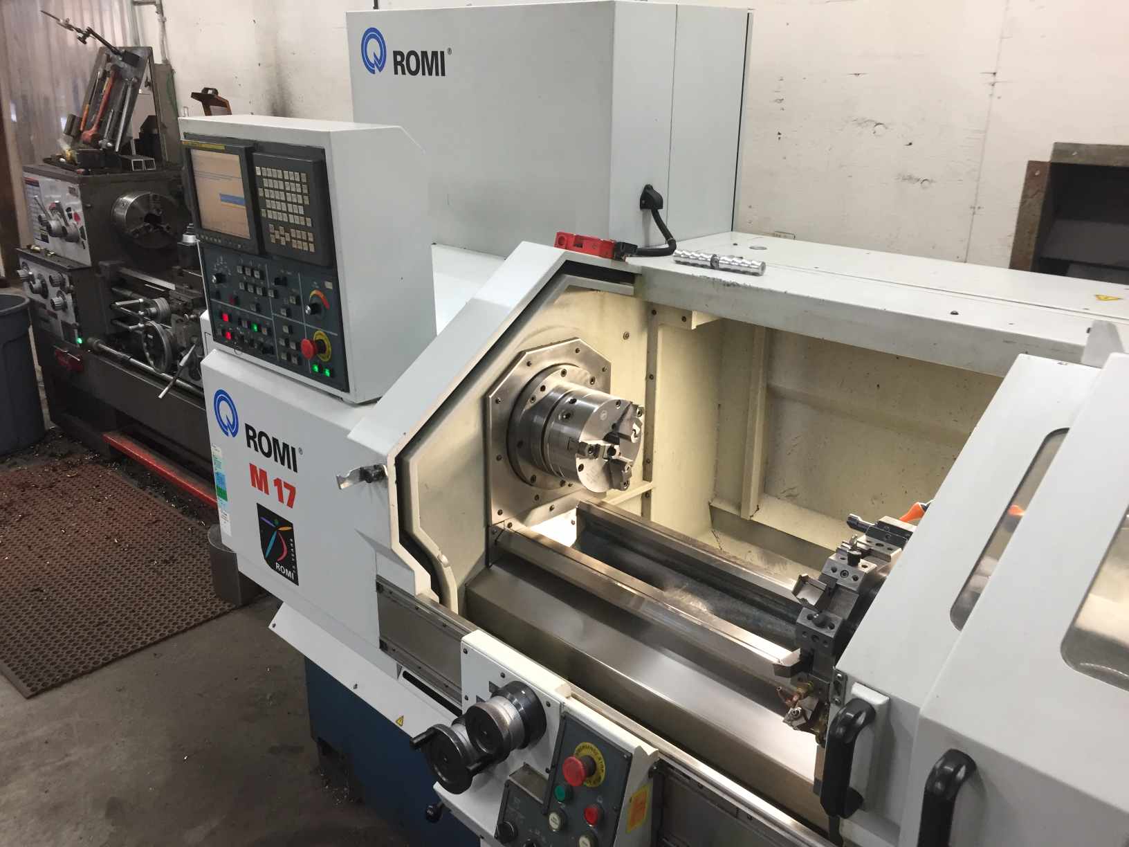 Romi M17 CNC Teach Lathe, 2005 - Rigid Tap, 8" Chuck, 8 Station Turret - Image 3