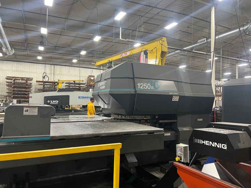 33 Ton Strippit 1250/30 Turret Punch