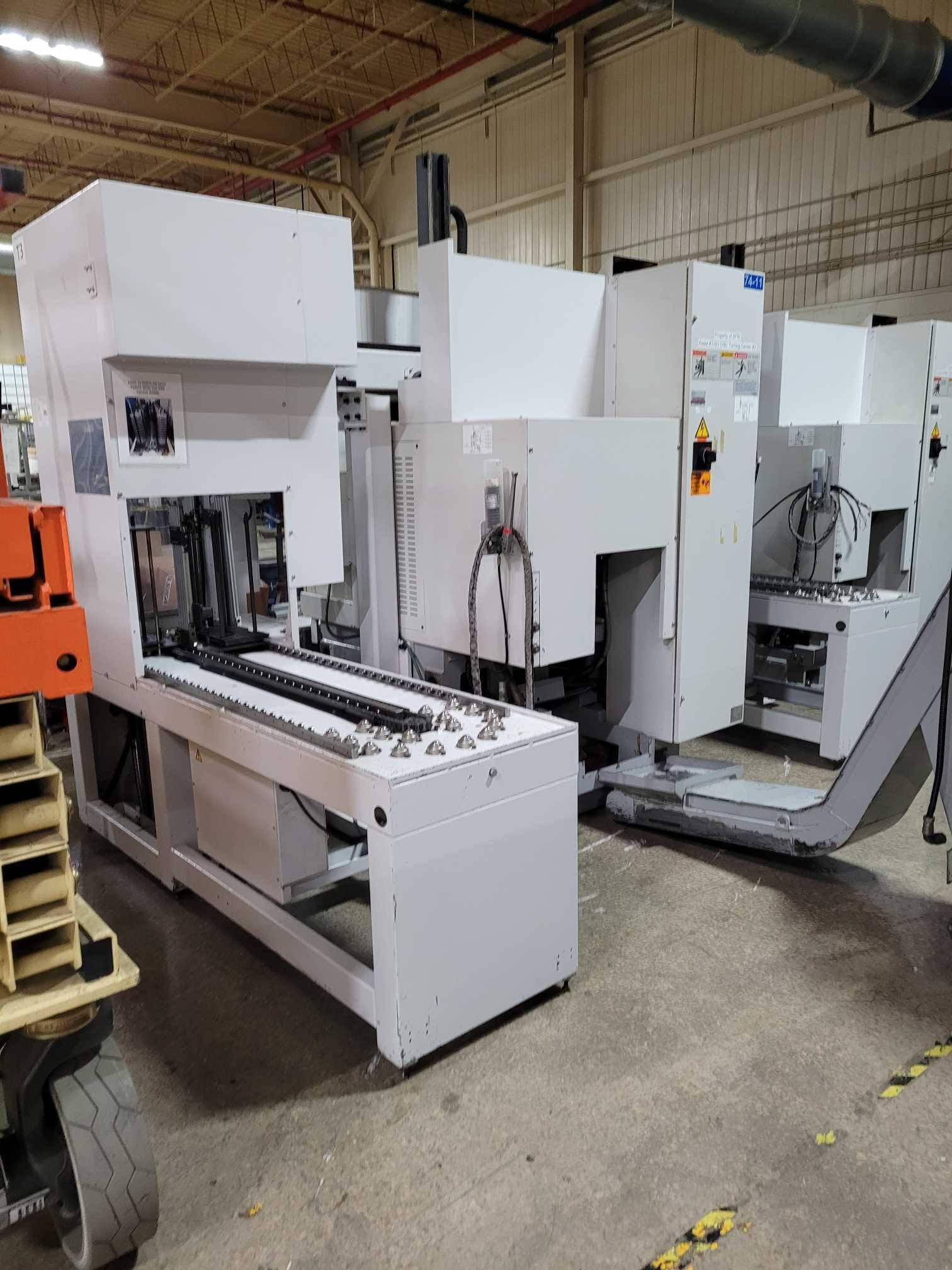 Takisawa TCC-2100G L2 CNC Lathe, 2017. Chip Conveyor, Carousel Feeder, Fanuc Control - Image 4
