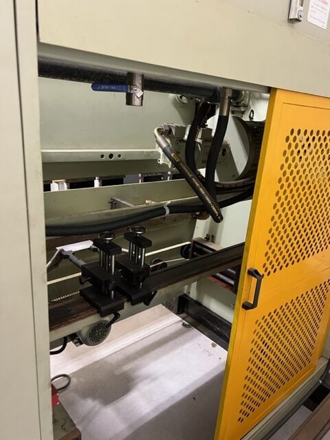 44 Ton X 6' US Industrial Machinery USHB44-6 Hydraulic Press Brake, 2014 - Tooling included - Image 4