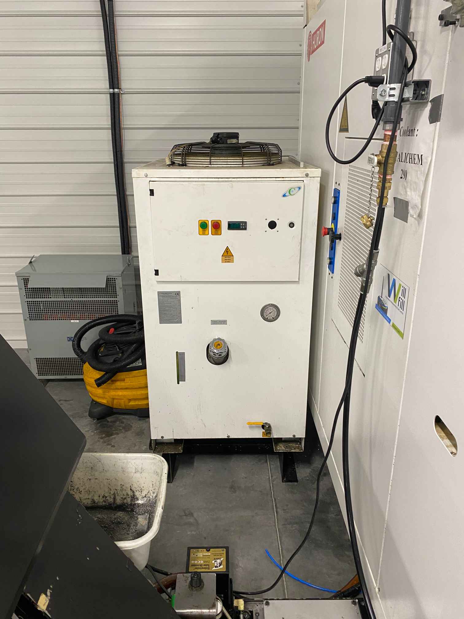 Huron K2X8Five VMC, 2006 - 5-Axis, TSC, Probing, Conveyor, Transformer - Image 8