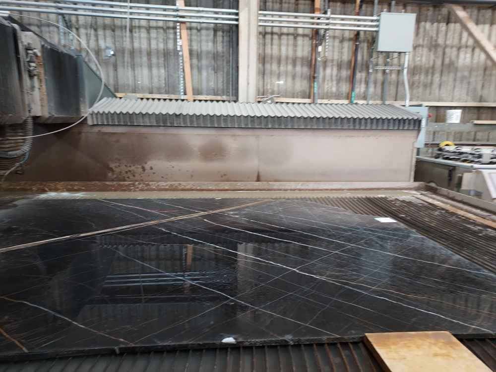 9' x 15' Flow Mach 3 Hyperjet CNC Waterjet