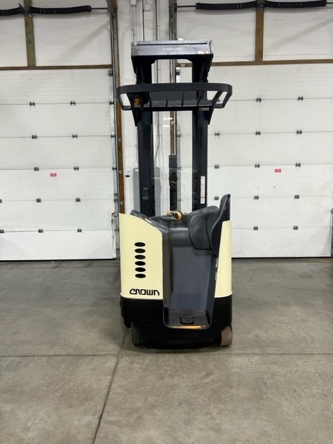 Crown RR 25225-45 4500 lb Electric Forklift, 2006 - Image 7