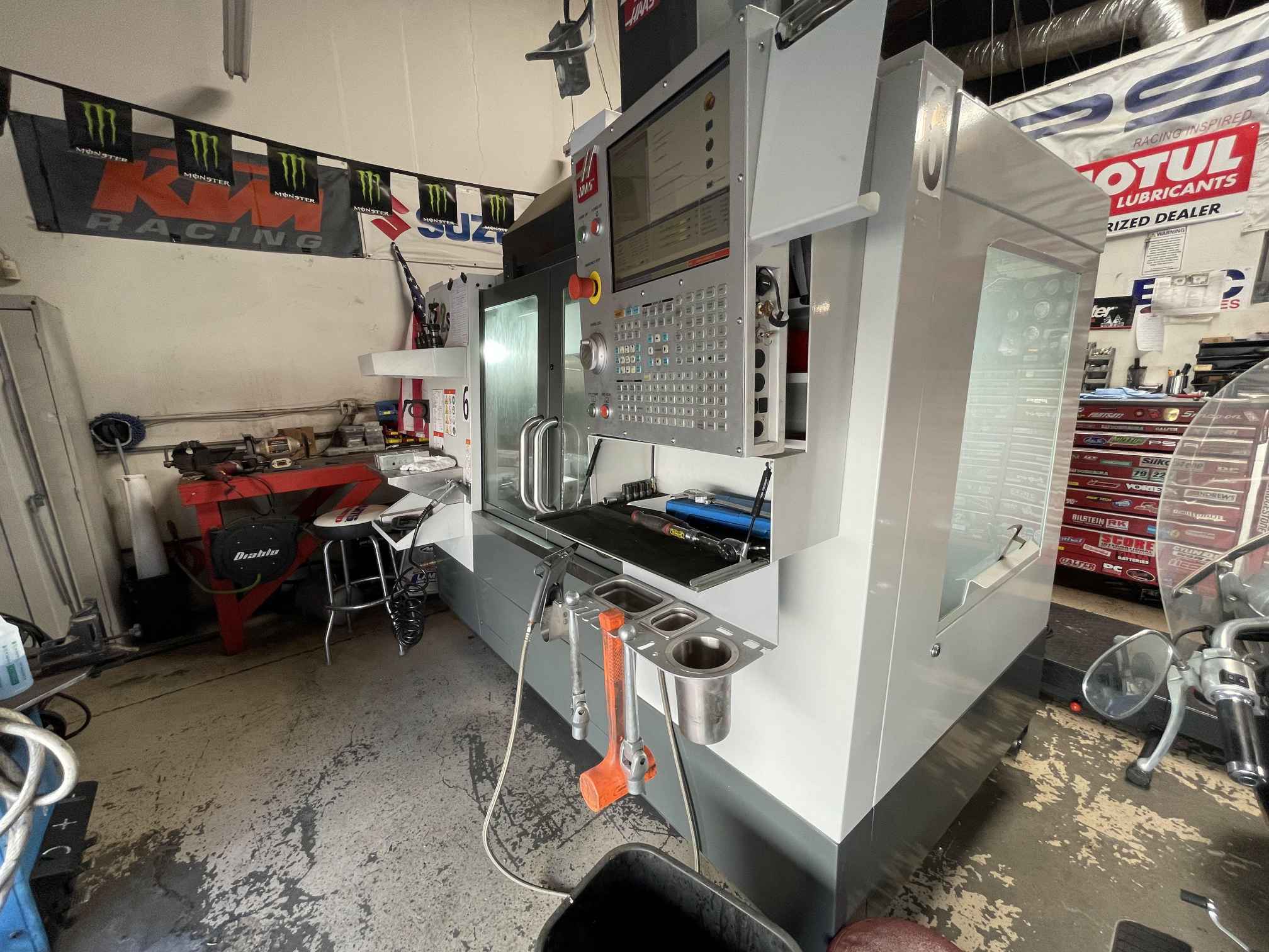 Haas VF-2SS VMC